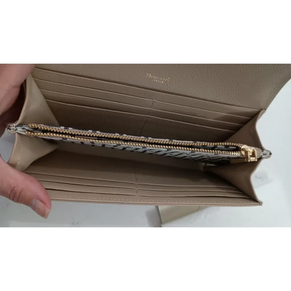 NWT Moncrief London Tillie luxury Italian leather wallet, Sesame. MSRP $360